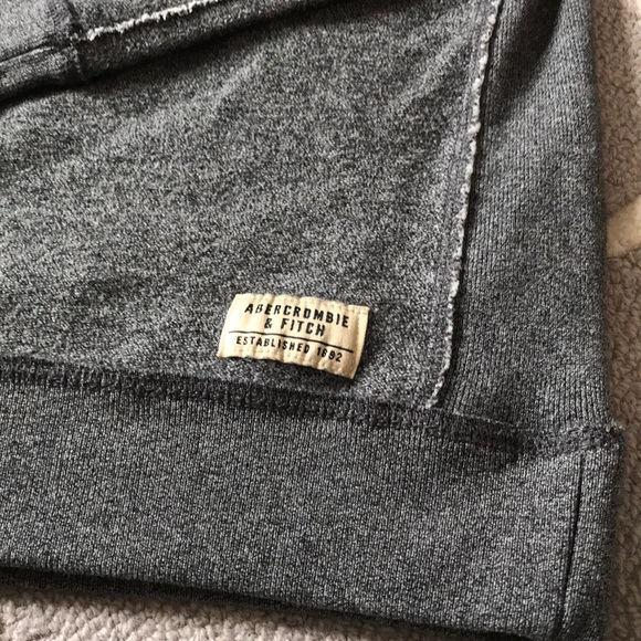 Abercrombie sweater - Picture 3 of 3